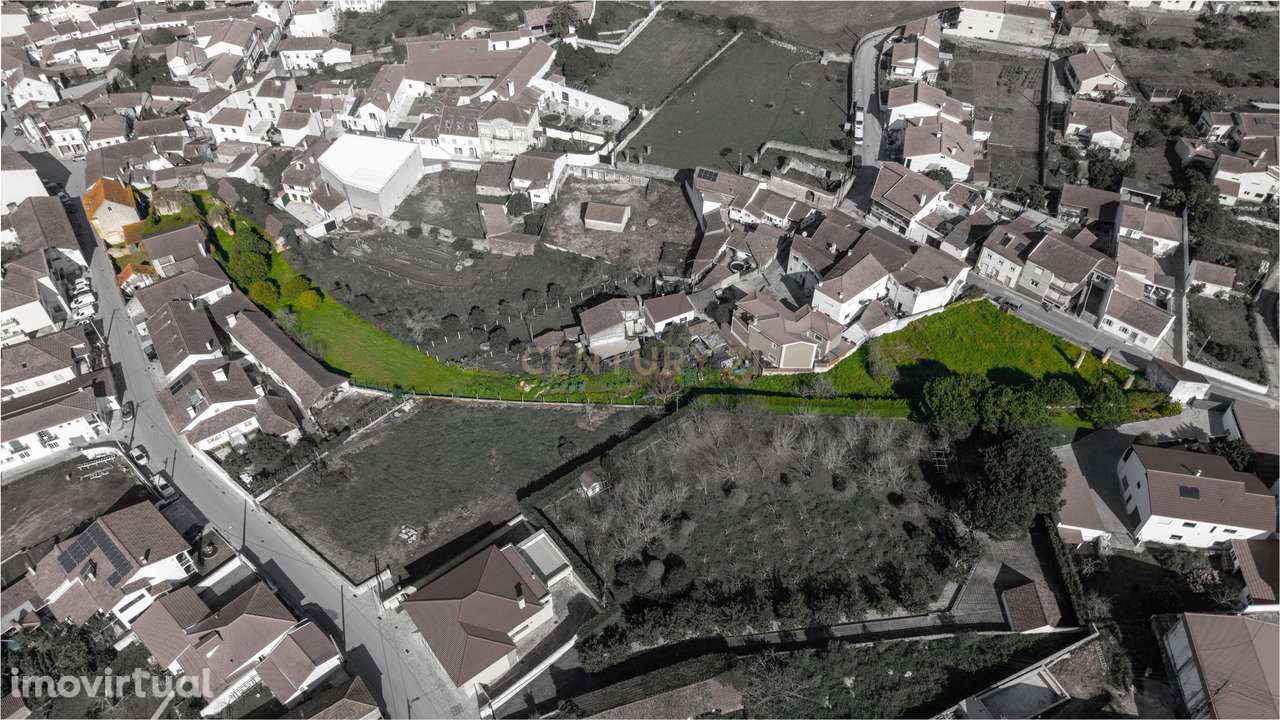 Moradia no centro do Juncal com Terreno de 2.527m2 - Grande imagem: 3/42