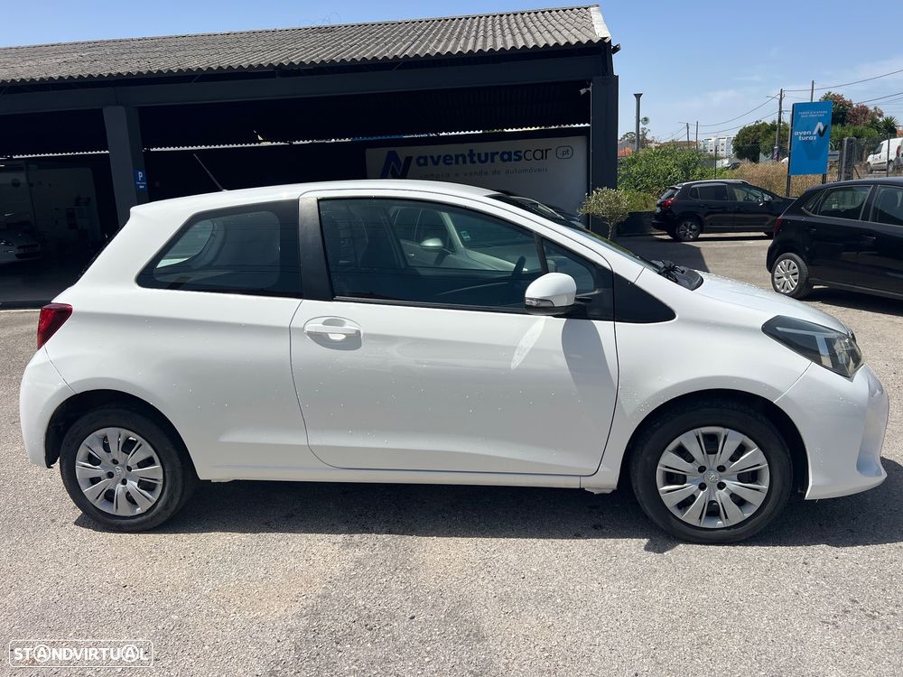 Toyota YARIS - 10