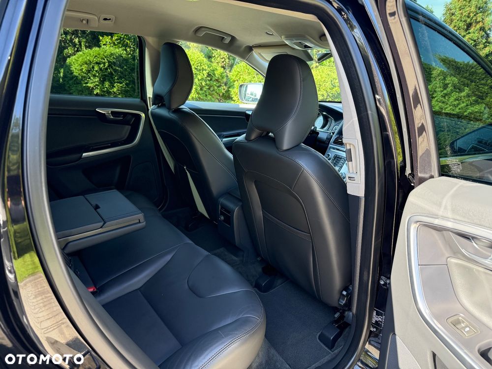 Volvo XC 60 D4 AWD Summum - 14