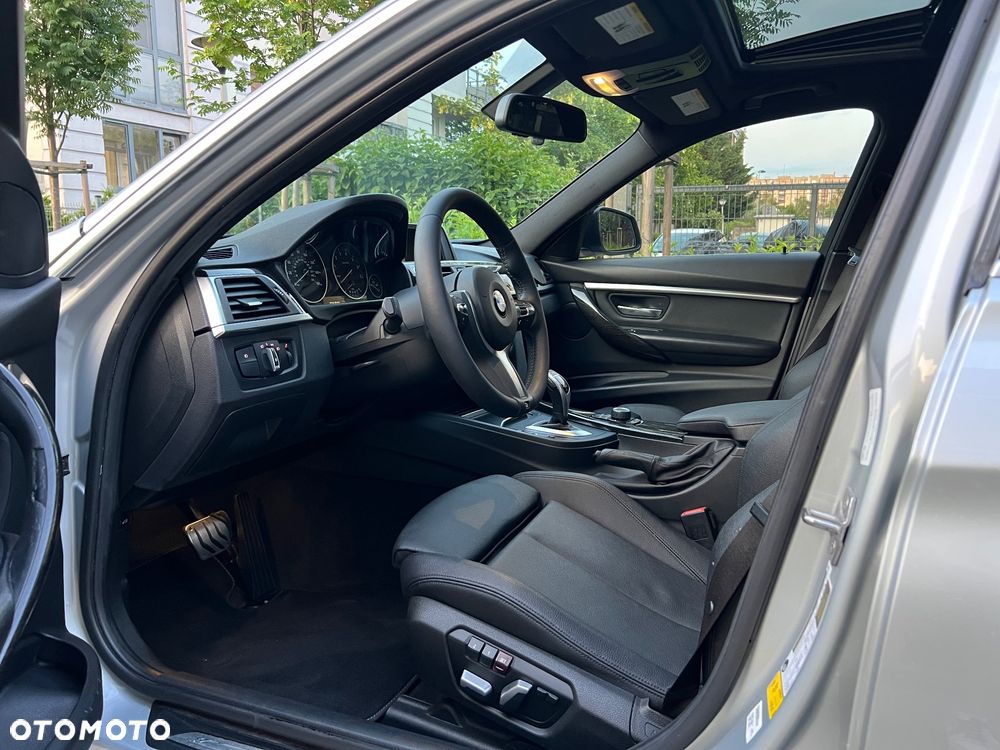 BMW Seria 3 330i - 11