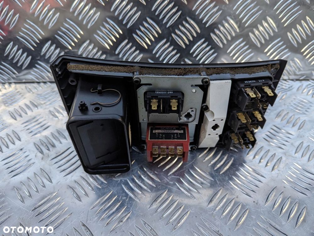 PANEL PRZYCISKI KOKPITU MANETKA RETARDERA SCANIA 4 / 124 - 2