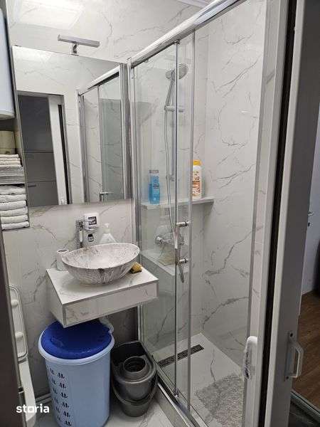 Închiriez apartament 3 camere Tomis Nord — fotografia 3