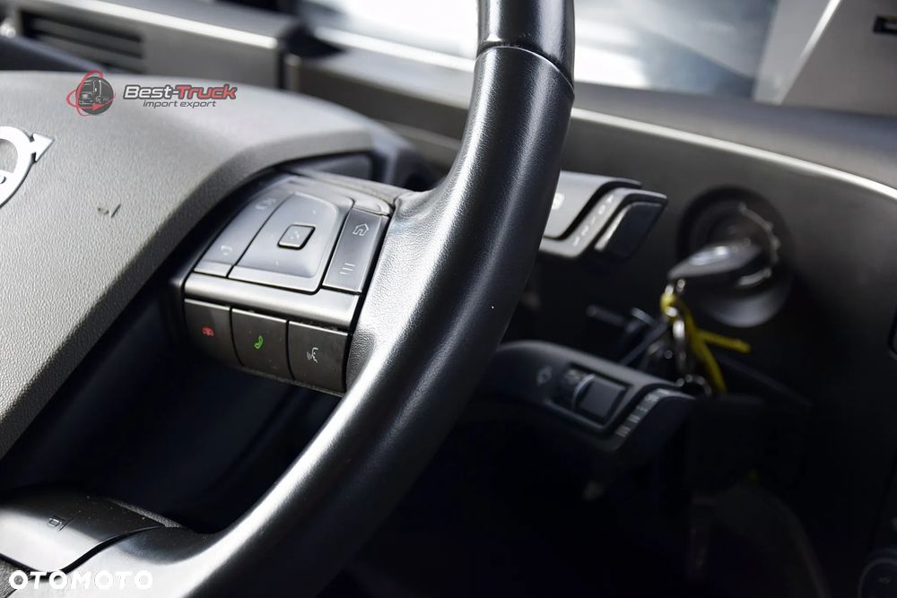 Volvo FH 460 XL  / FULL LED / ZBIORNIKI 1220 L /  PO ZŁOTYM KONTRAKCIE  / STANDARD - 32