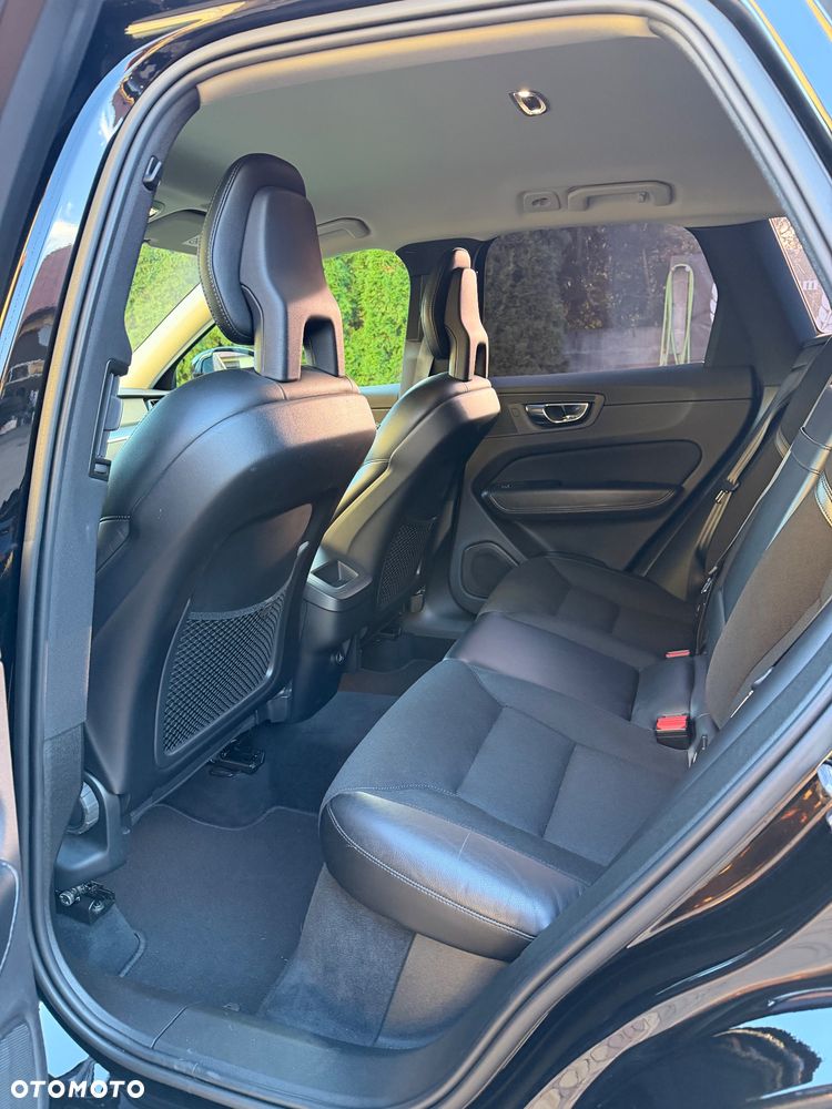 Volvo XC 60 D4 AWD Geartronic Momentum - 23
