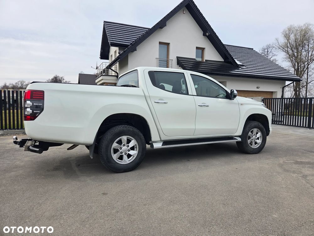 Mitsubishi L200 2.2 d DC Intense - 8