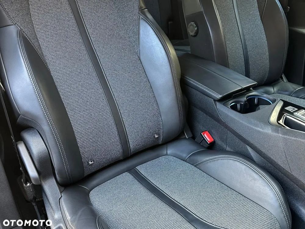 Peugeot 3008 1.5 BlueHDi Allure Pack S&S EAT8 - 13