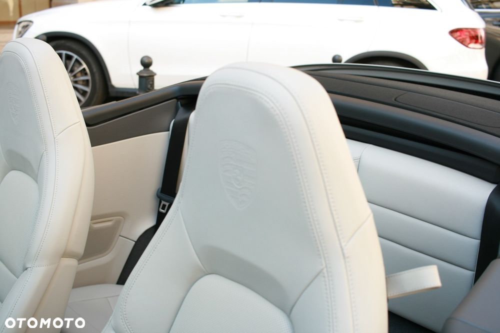 Porsche 911 Carrera 4S - 13