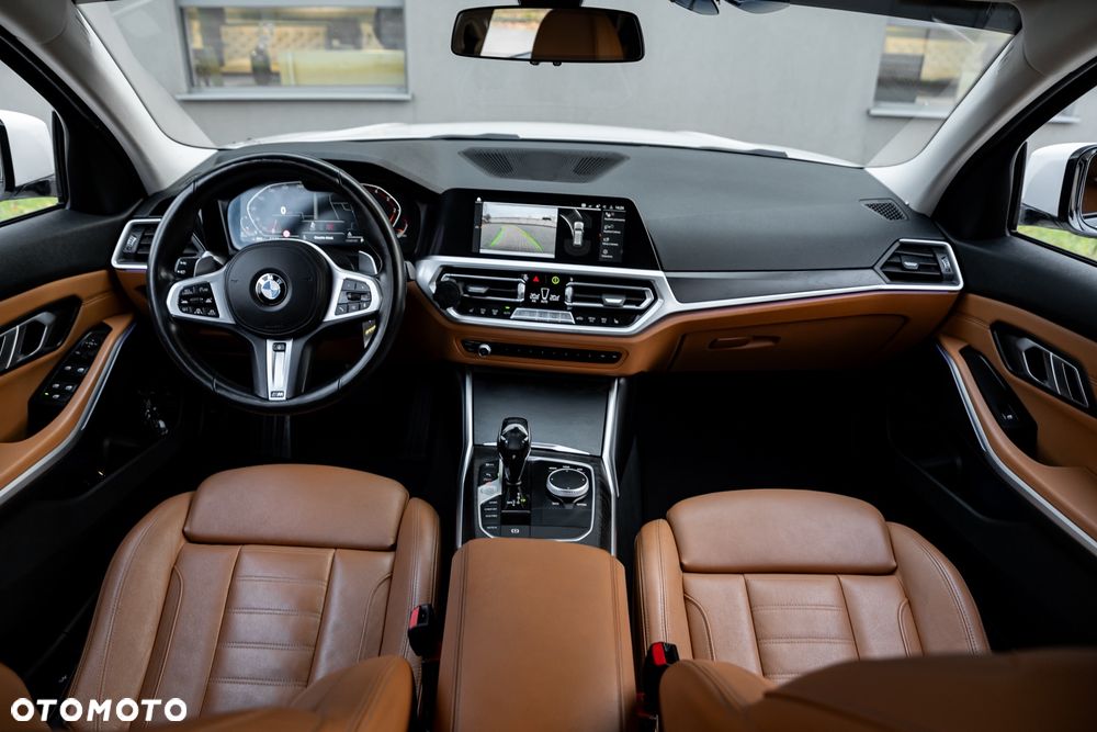 BMW Seria 3 330d xDrive - 27