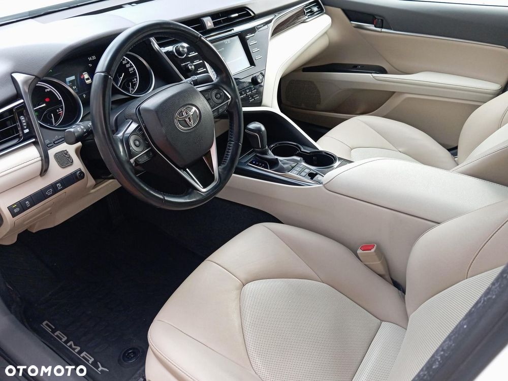 Toyota Camry 2.5 Hybrid Comfort CVT - 10