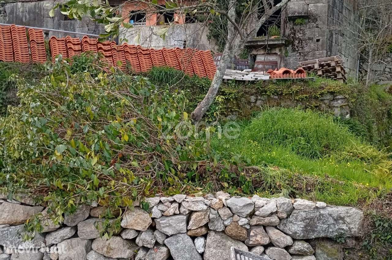 Fantastico terreno de 1674m2 com ruina - Grande imagem: 5/5