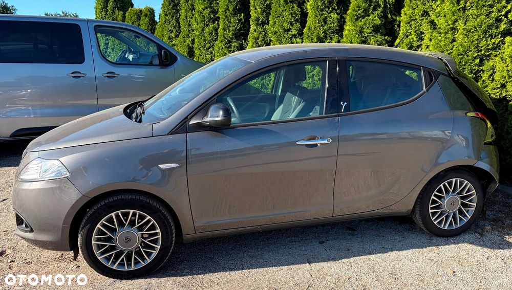 Lancia Ypsilon 1.2 8V Gold - 29