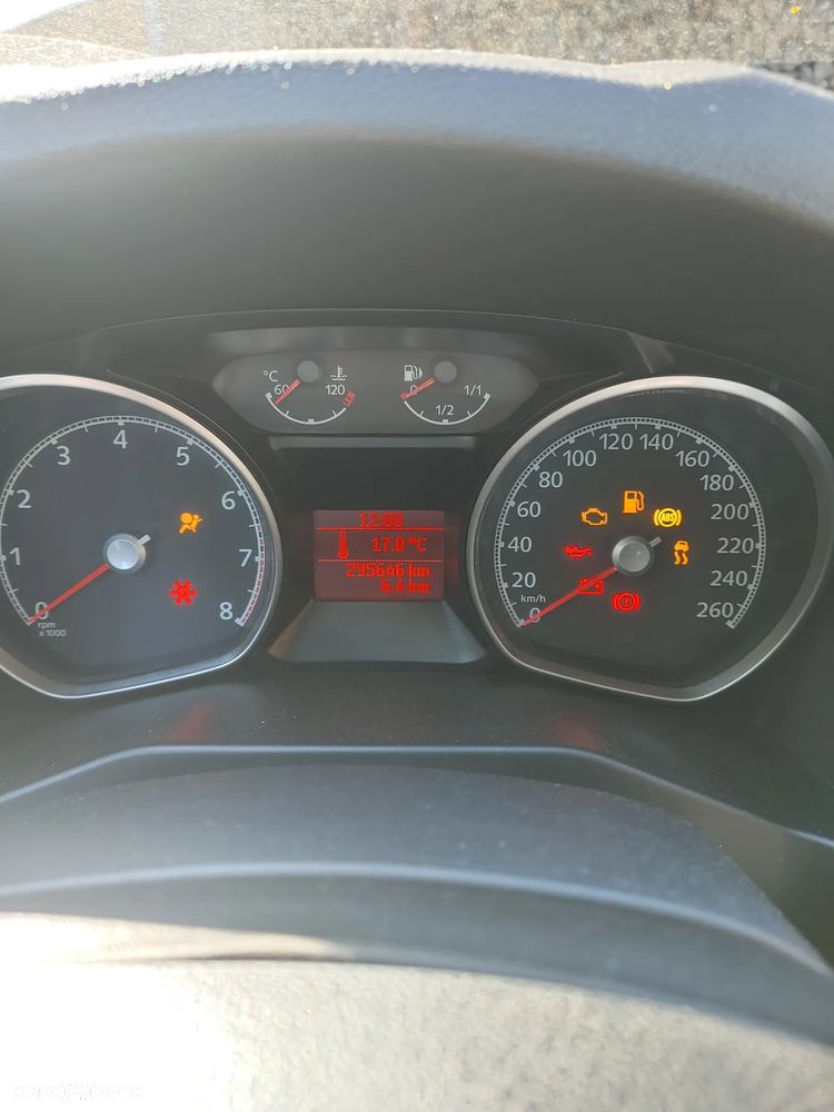 Ford Mondeo 2.0 Ghia - 13