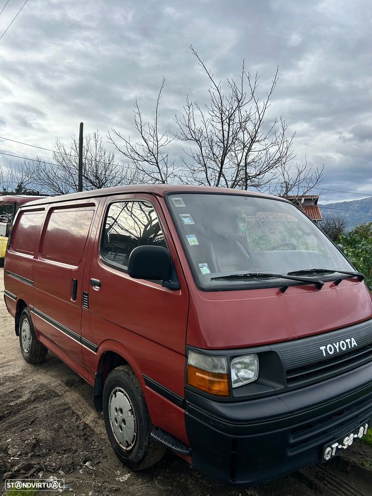 Toyota HiAce 2.4 D LH102L - 1