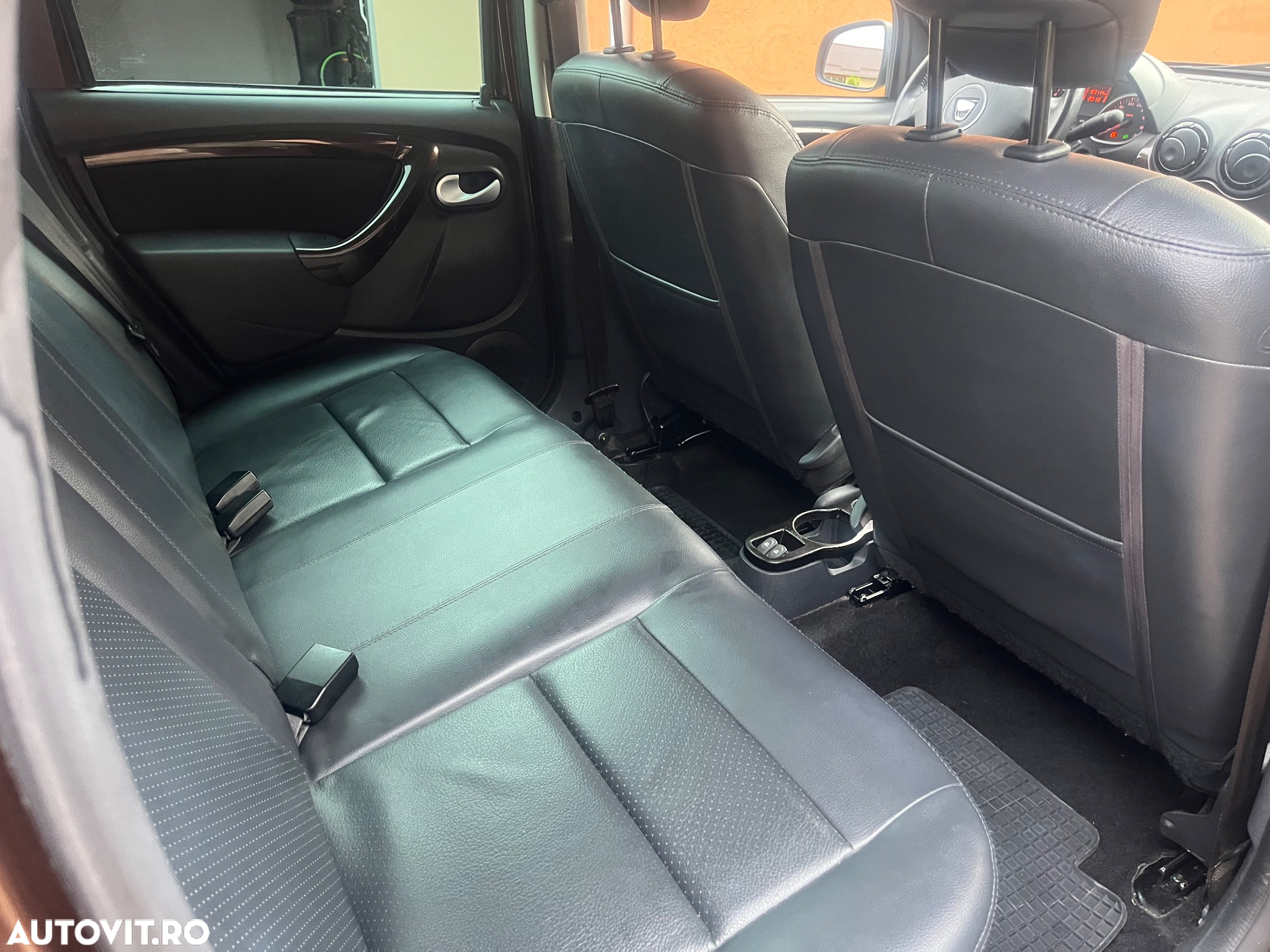 Dacia Duster 1.6 4x2 Prestige - 8