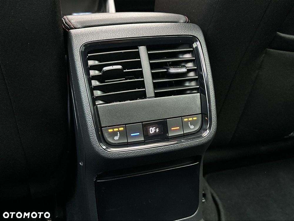 Skoda Octavia 2.0 TDI RS DSG - 33