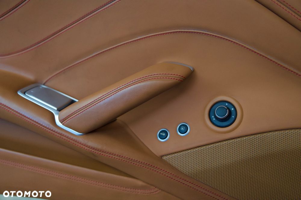 Ferrari California T - 35