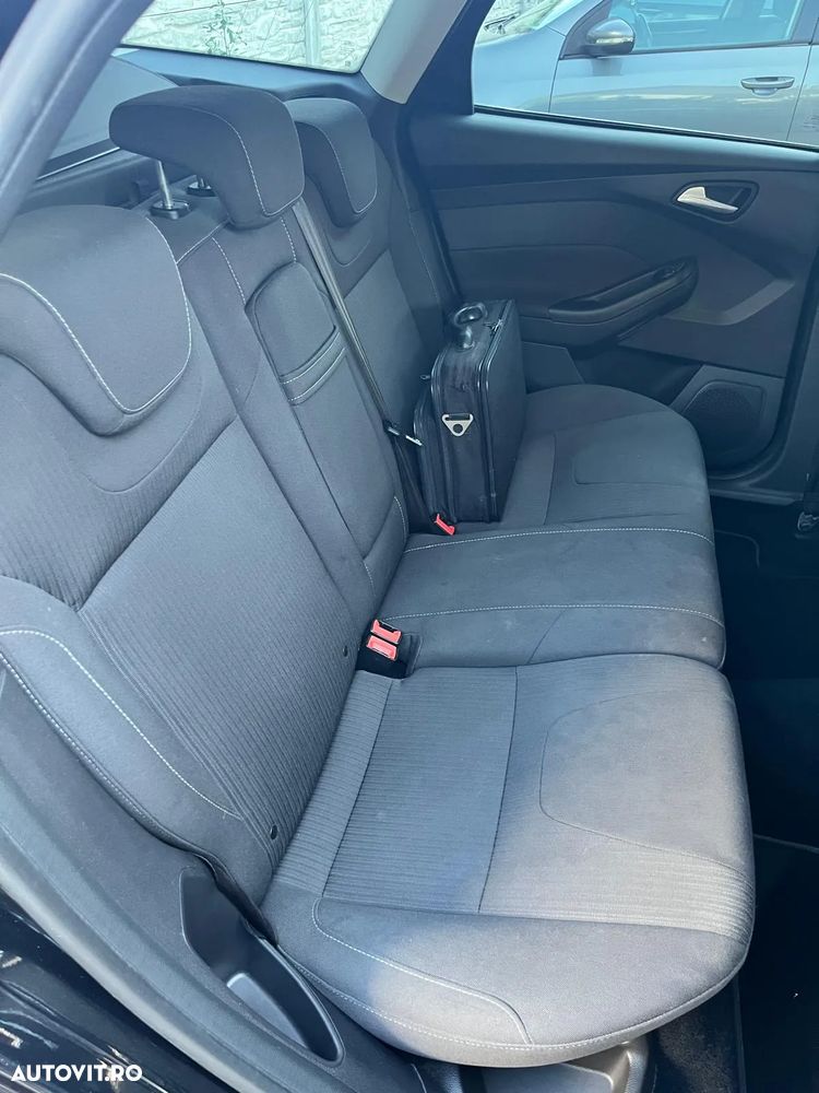 Ford Focus 2.0 TDCI DPF Powershift Titanium - 20