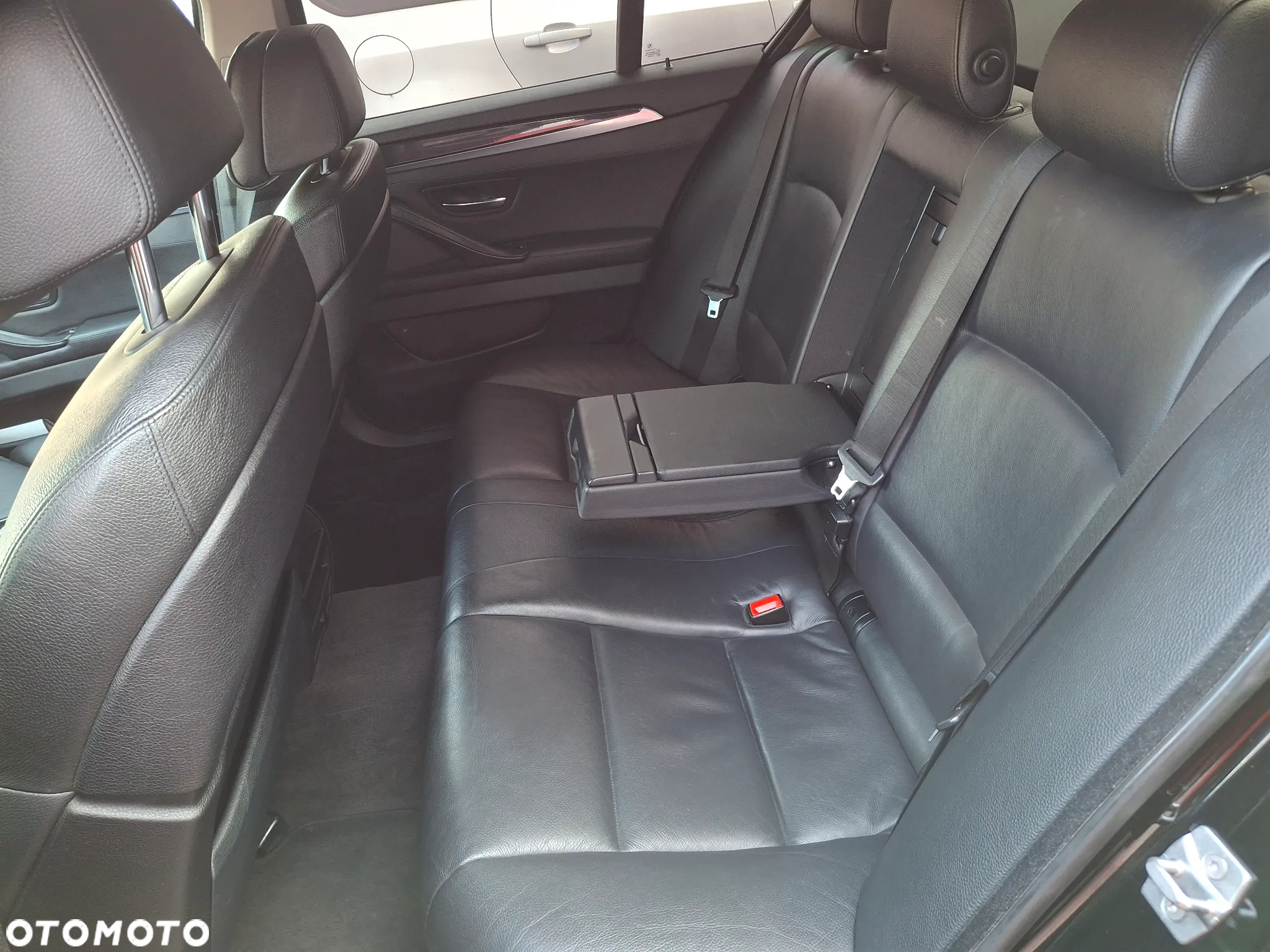 BMW Seria 5 528i xDrive Luxury Line - 22