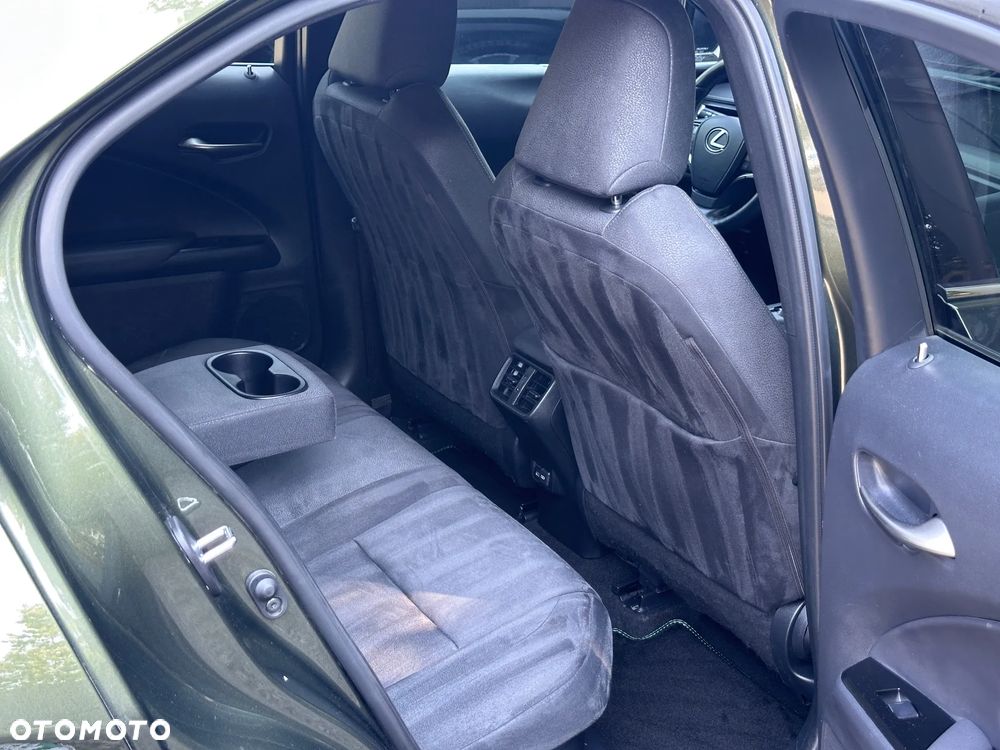 Lexus UX 250h Business Edition - 30