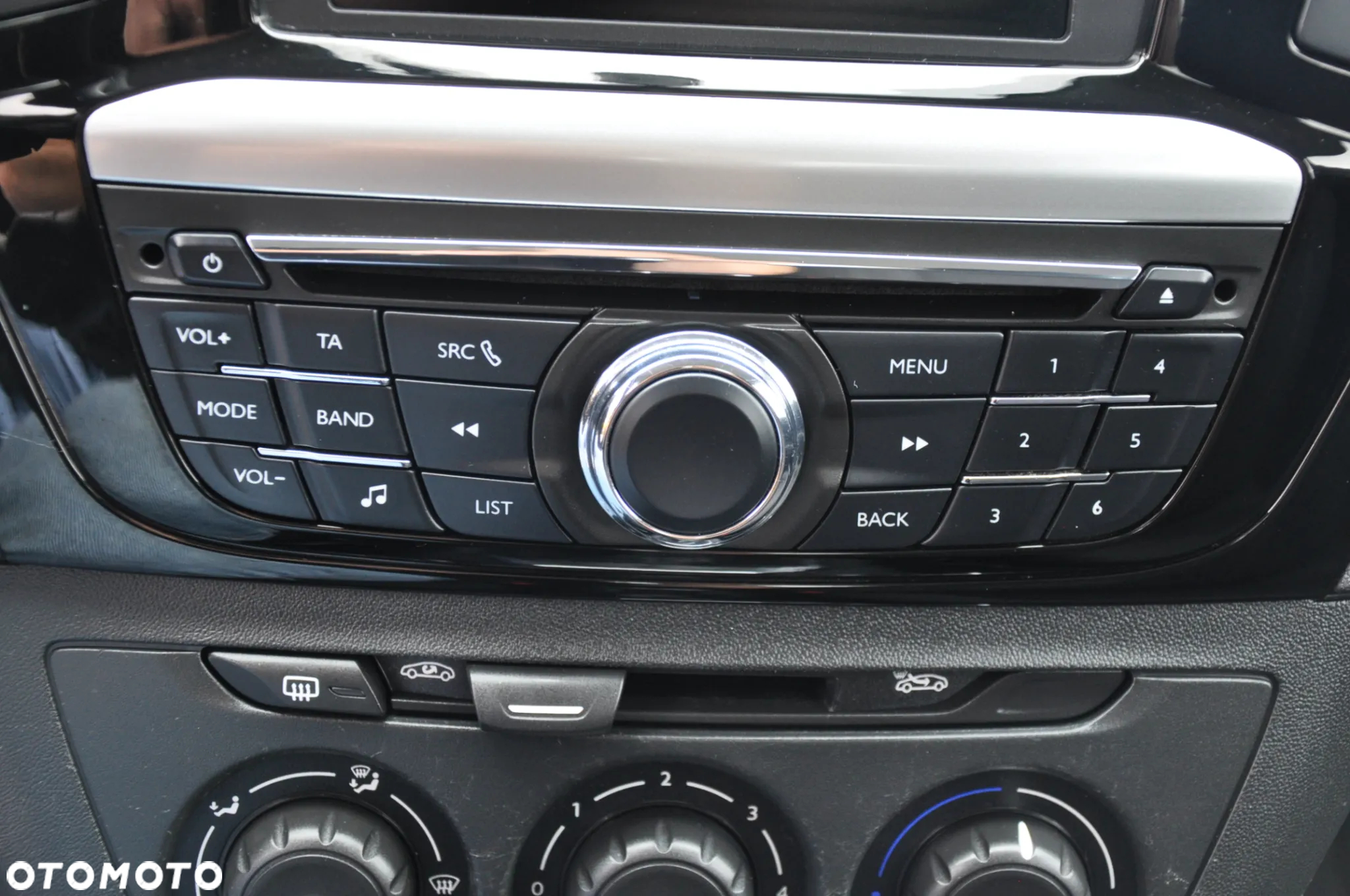 Peugeot 301 1.2 Pure Tech Access - 30