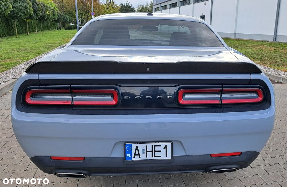 Dodge Challenger - 3