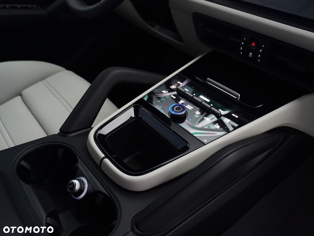 Porsche Cayenne E-Hybrid PHEV Black Edition - 23