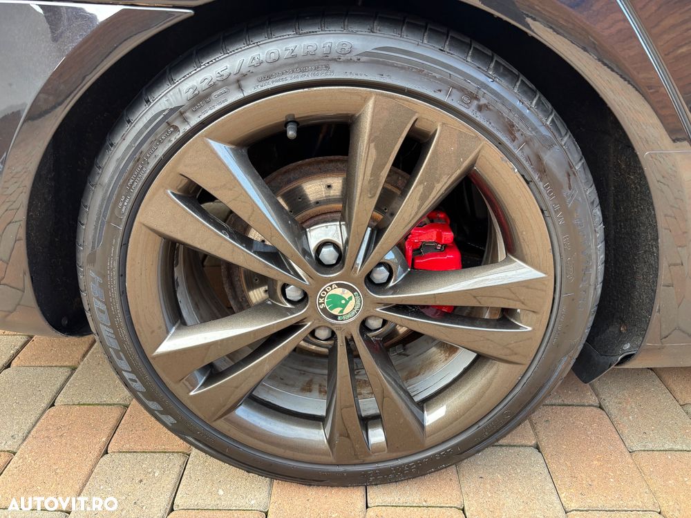 Skoda Octavia Combi 2.0 TDI RS - 21