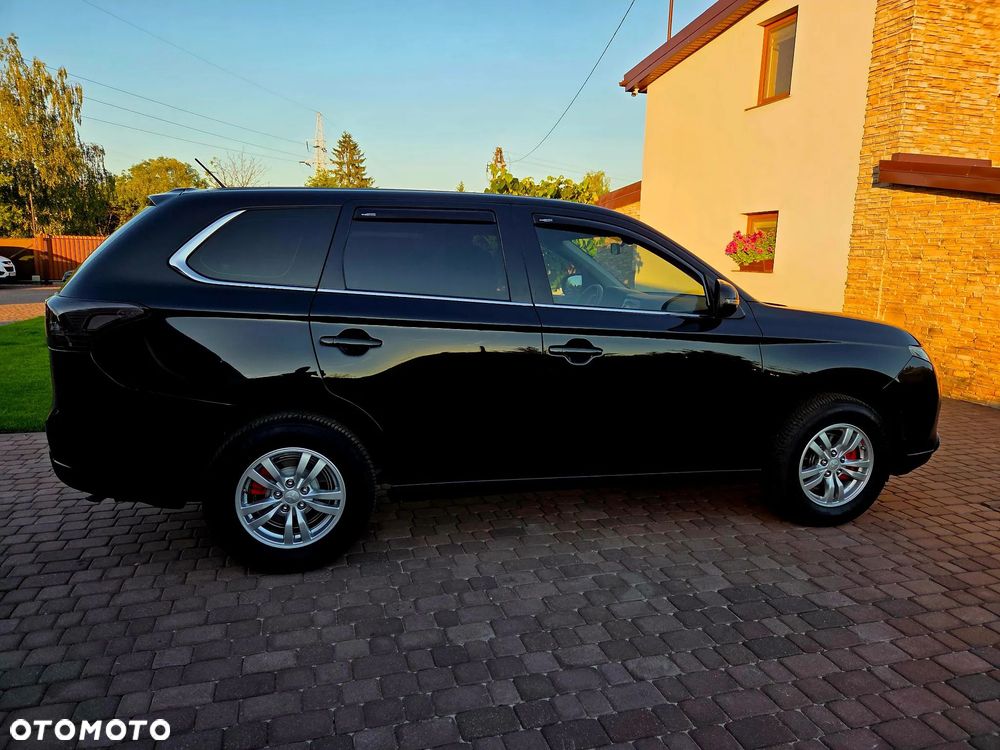 Mitsubishi Outlander - 11