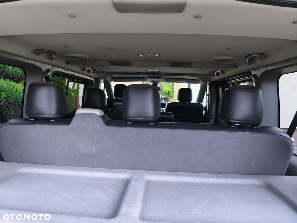 Renault Trafic Grand Passenger Black Edition - 30