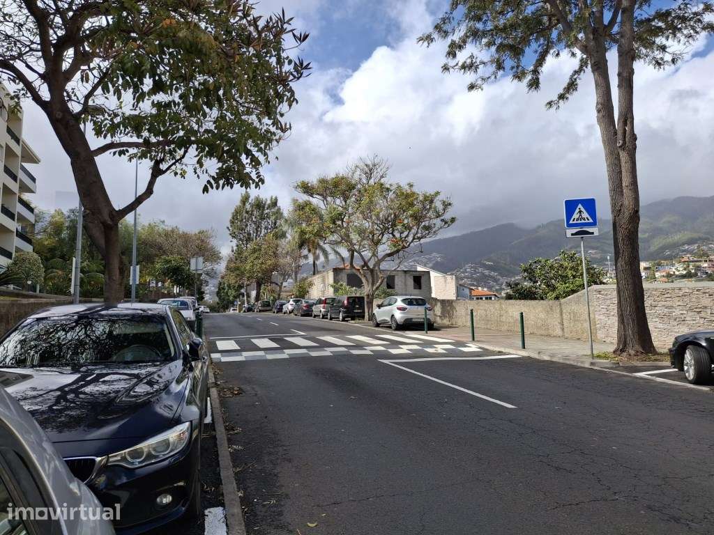 Lugar de estacionamento - Santo António - Grande imagem: 3/6