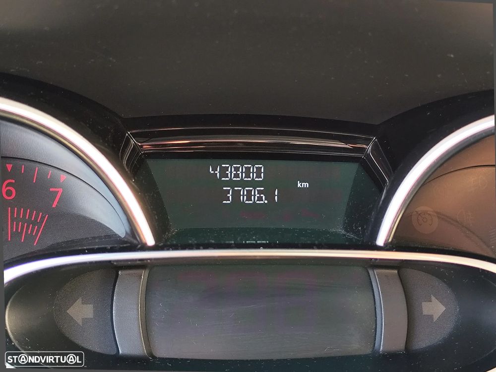 Renault Clio 0.9 TCe Limited - 16