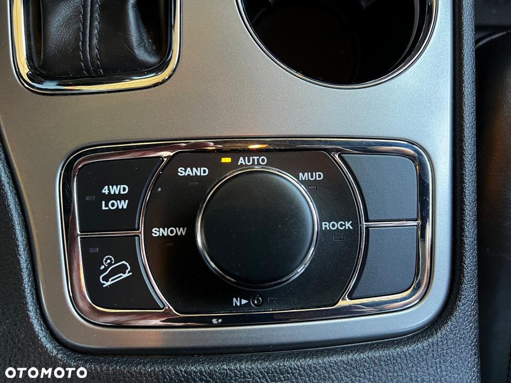 Jeep Grand Cherokee - 11