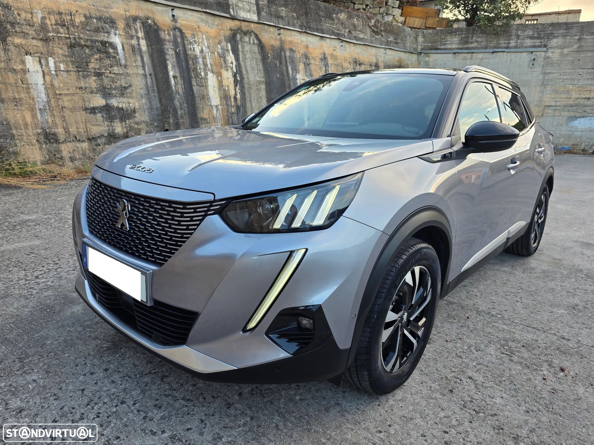 Peugeot e-2008 50 kWh GT Line - 1