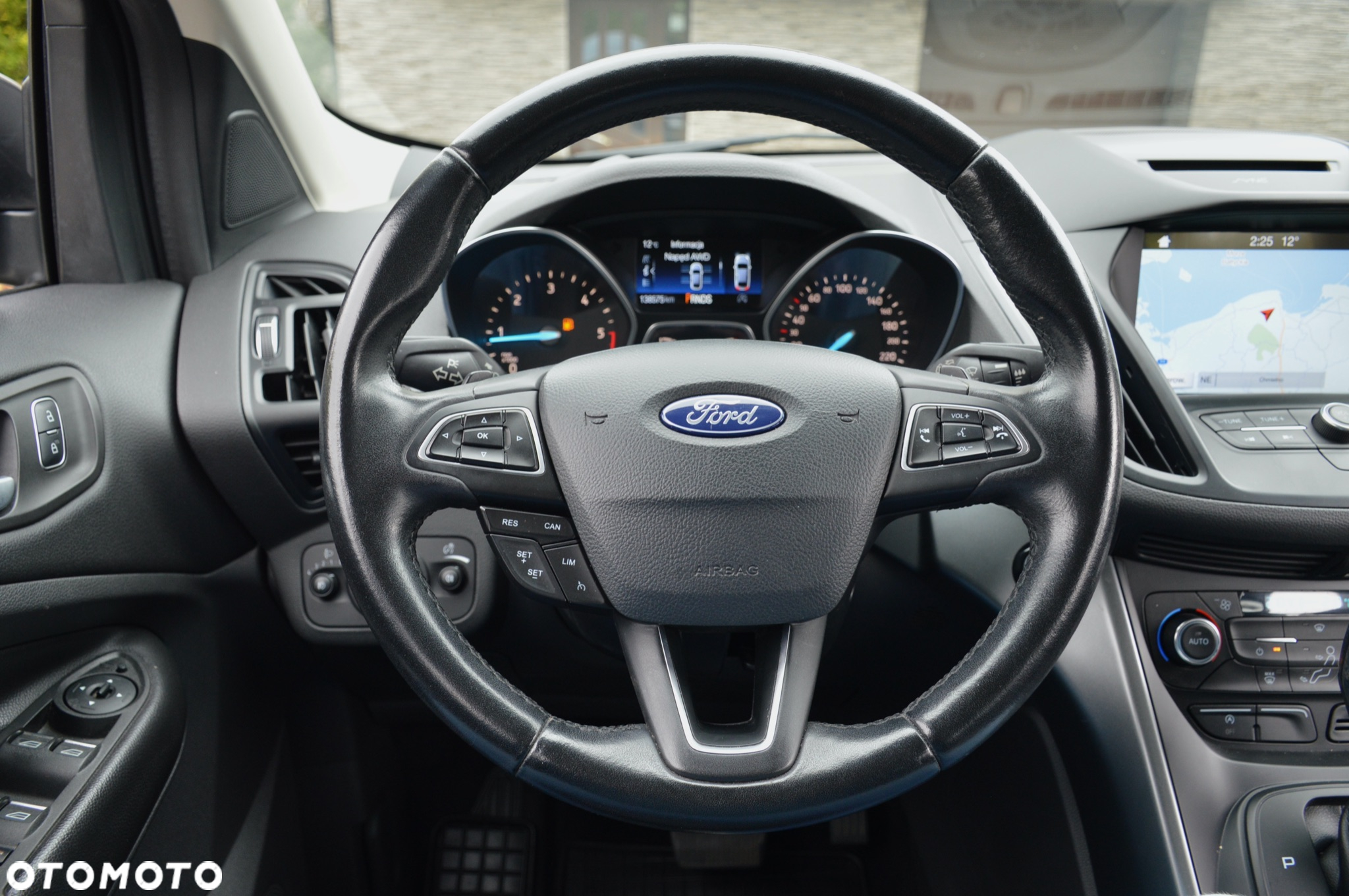 Ford Kuga 2.0 TDCi 4x4 Titanium - 34