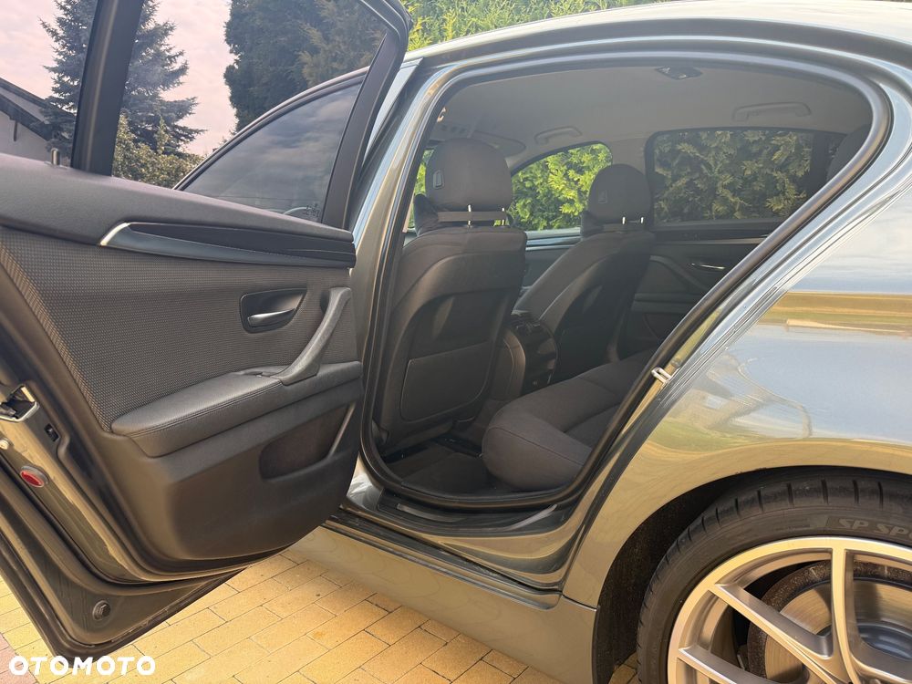 BMW Seria 5 520d xDrive - 30