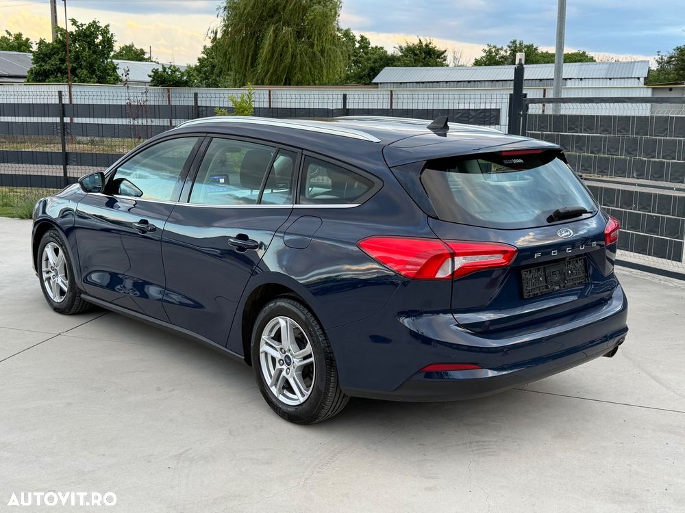 Ford Focus - 8