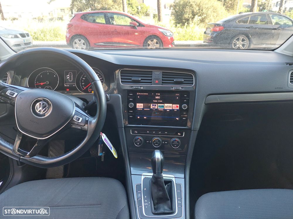 VW Golf Variant 1.6 TDi Confortline DSG - 16