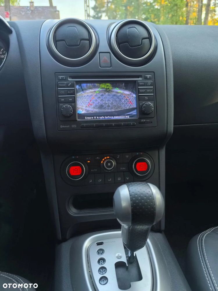 Nissan Qashqai 2.0 dCi 4x4 Tekna Premium - 11