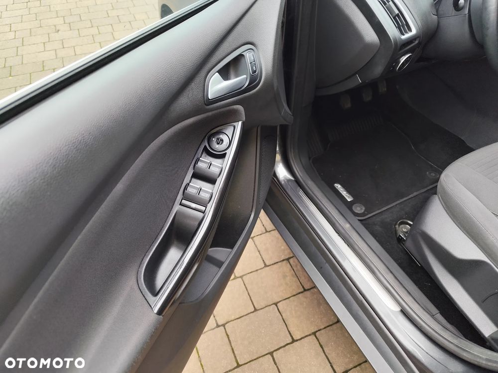 Ford Focus 1.5 TDCi DPF Start-Stopp-System Titanium - 19