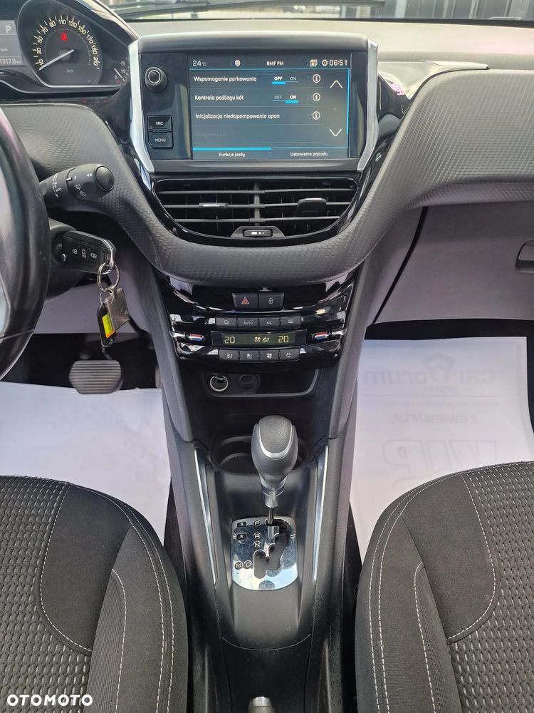Peugeot 208 - 26