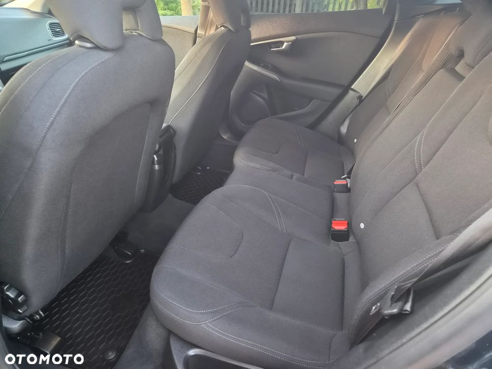 Volvo V40 D2 Kinetic - 13