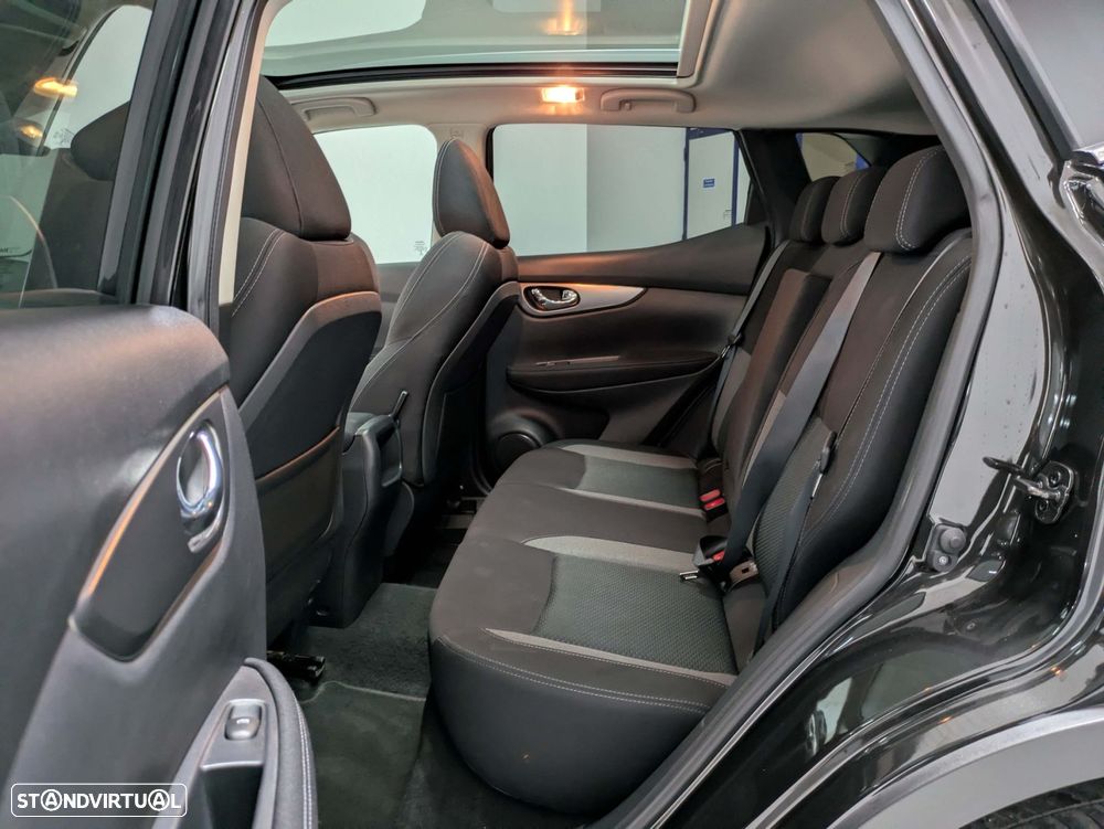 Nissan Qashqai 1.5 dCi N-Connecta - 21