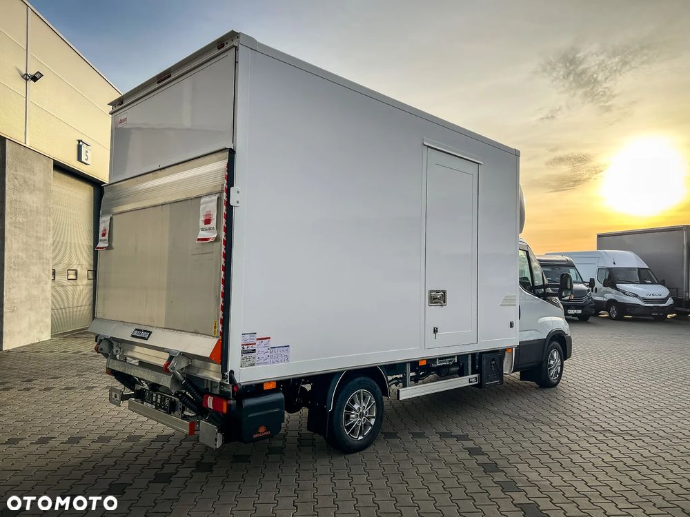 Iveco 35S18HA8 3.0 Diesel 180KM KONTENER 8EPAL + WINDA - 10