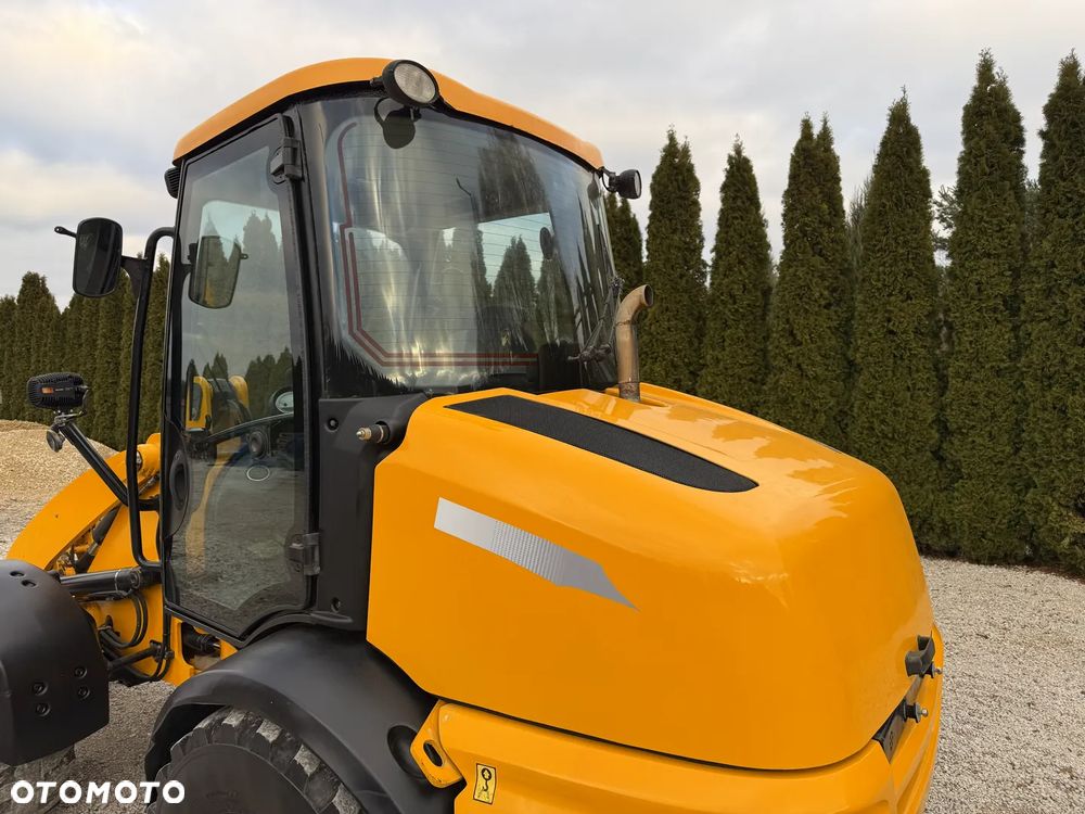 JCB 409 / JEDYNIE 2219 MTH!!! / SILNIK DEUTZ / PIĘKNIE UTRZYMANA / ORYGINAŁ / ZADBANA / SPROWADZONA Z NIEMIEC / BEZ DPF ADBLUE / SILNA / 407 408 406 60 70 M 506 509 - 20