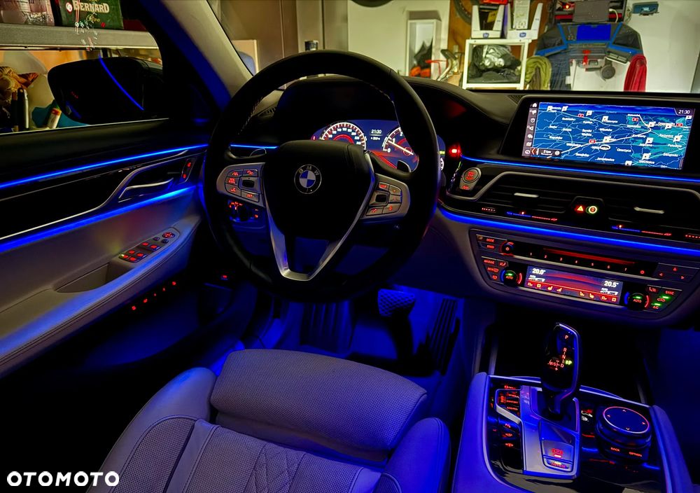 BMW Seria 7 750i xDrive Edition Exclusive - 16