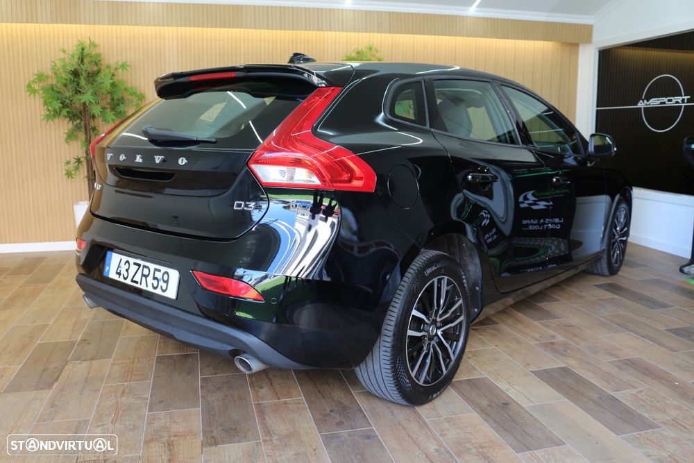 Volvo V40 2.0 D3 Momentum - 17