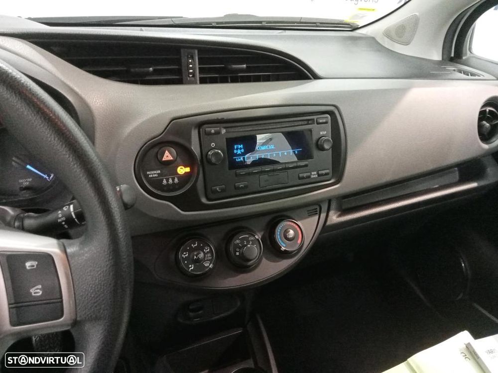 Toyota Yaris 1.4 D-4D ACtive+AC - 9