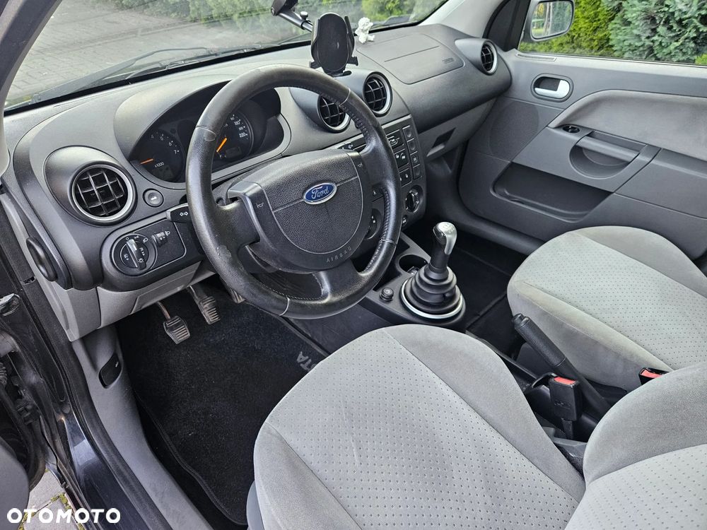 Ford Fiesta 1.3 Ghia - 7