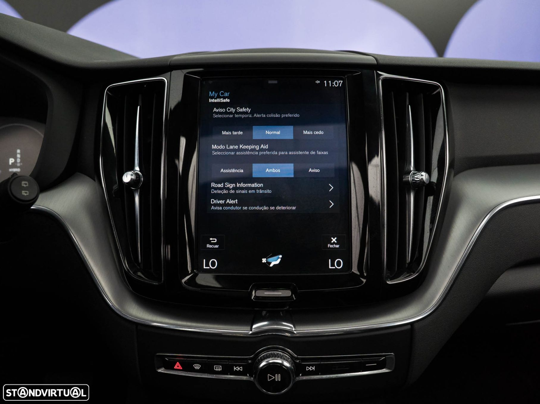 Volvo XC 60 2.0 T8 PHEV Momentum Plus AWD - 37