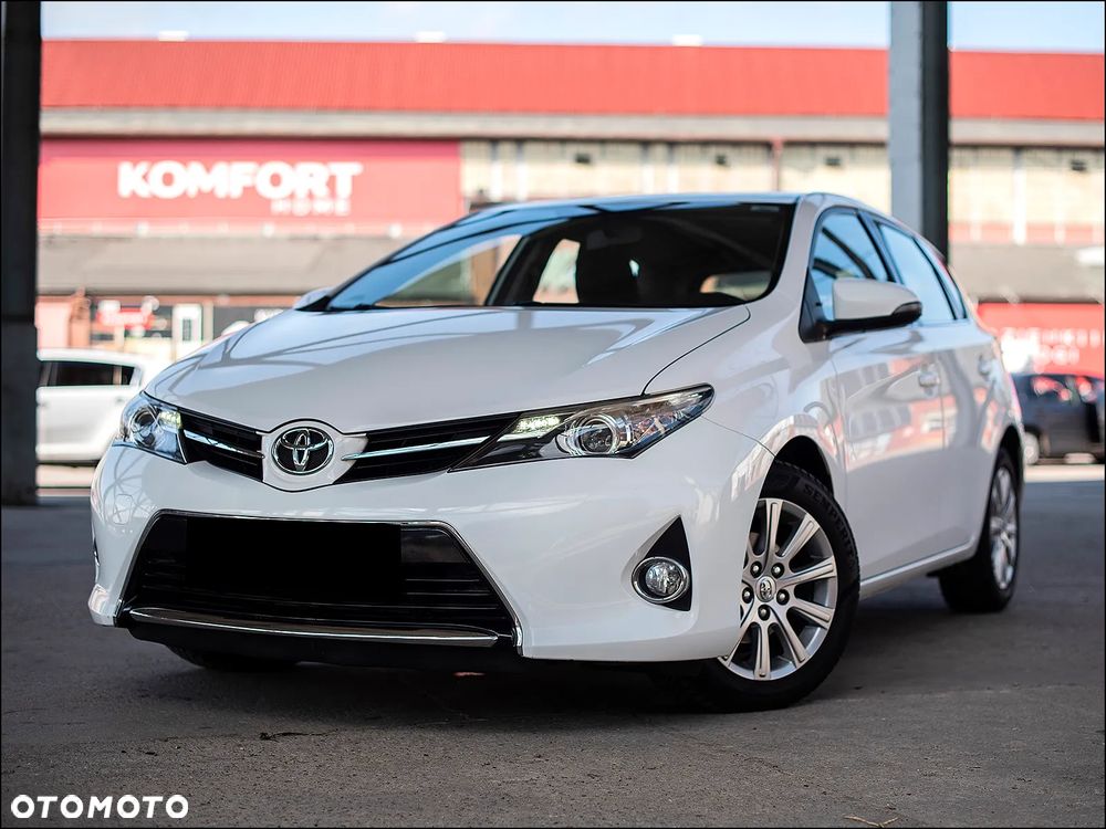 Toyota Auris - 11